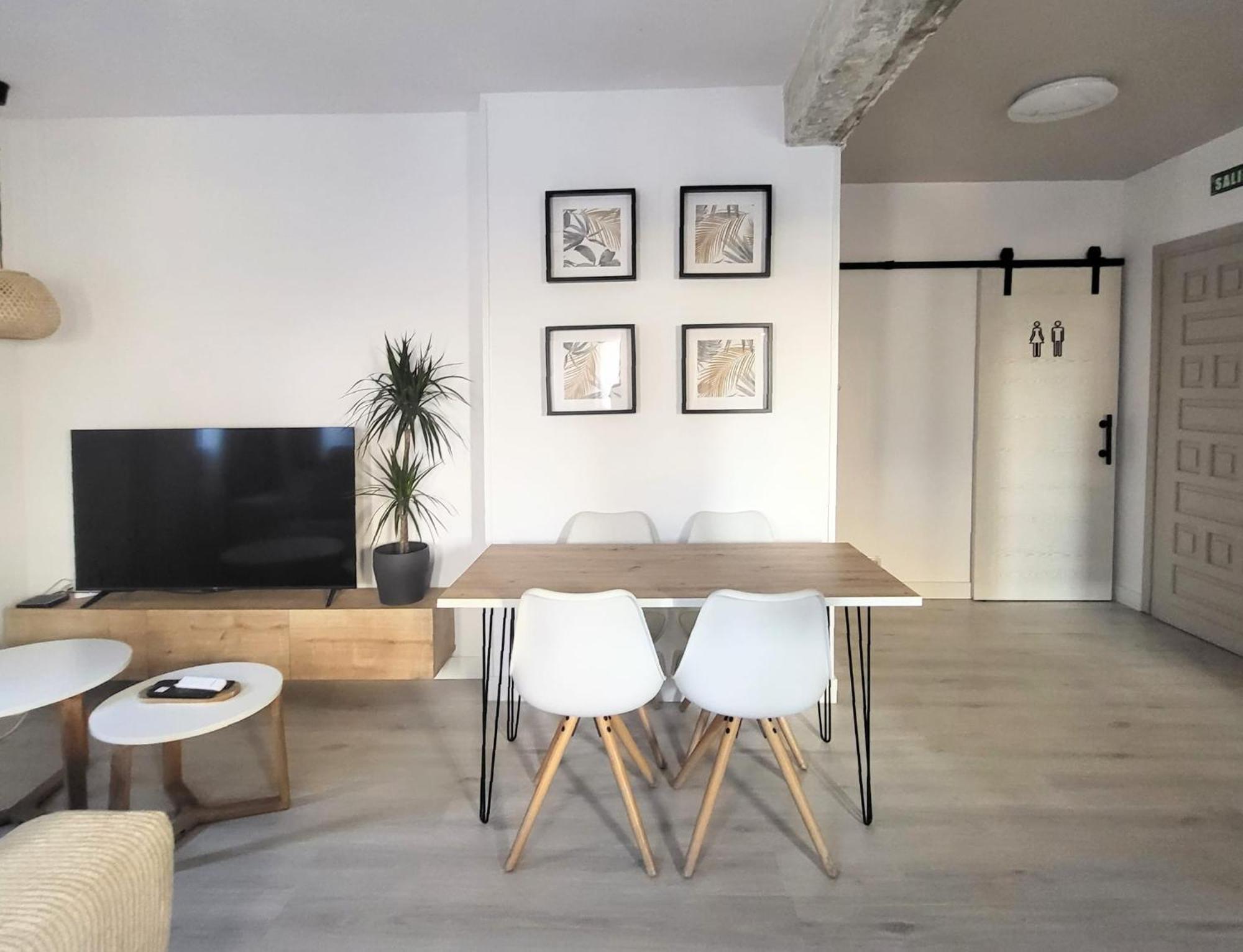 Apartamentos Crispin Candela Корелья Экстерьер фото